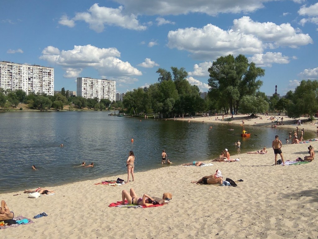 На пляжах Киева обнаружили опасную инфекцию (СПИСОК)