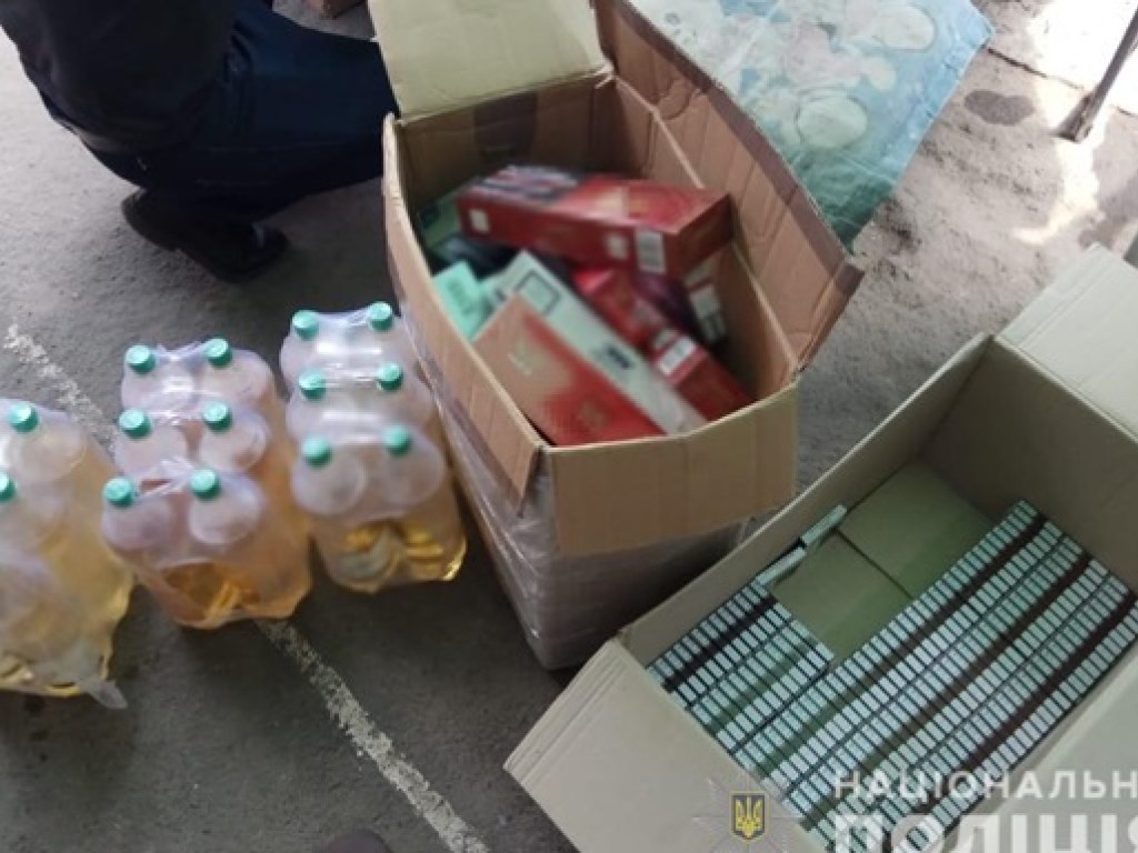 Более 100 литров контрафактного алкоголя: В Одесской области «накрыли» подпольный склад (ФОТО)