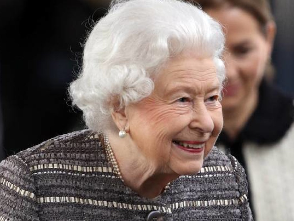 Королевский подарок: Елизавета II будет лично присутствовать на дне рождения Меган Маркл
