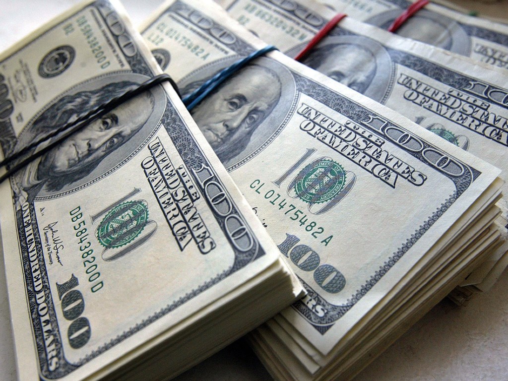 Рекордное укрепление: НБУ установил официальный курс на уровне 25,08 гривны за доллар