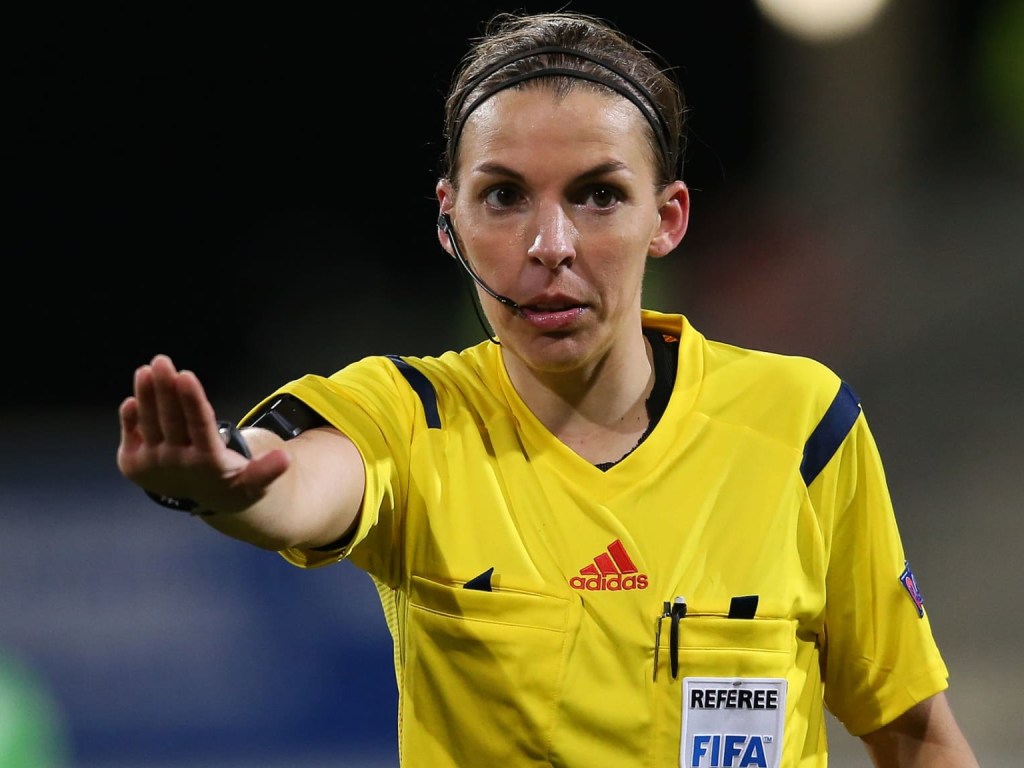 Женщина-арбитр впервые в истории обслужит Суперкубок УЕФА