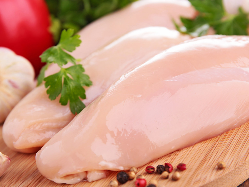 В Украине курятина дороже европейской на 15-17% – эксперт
