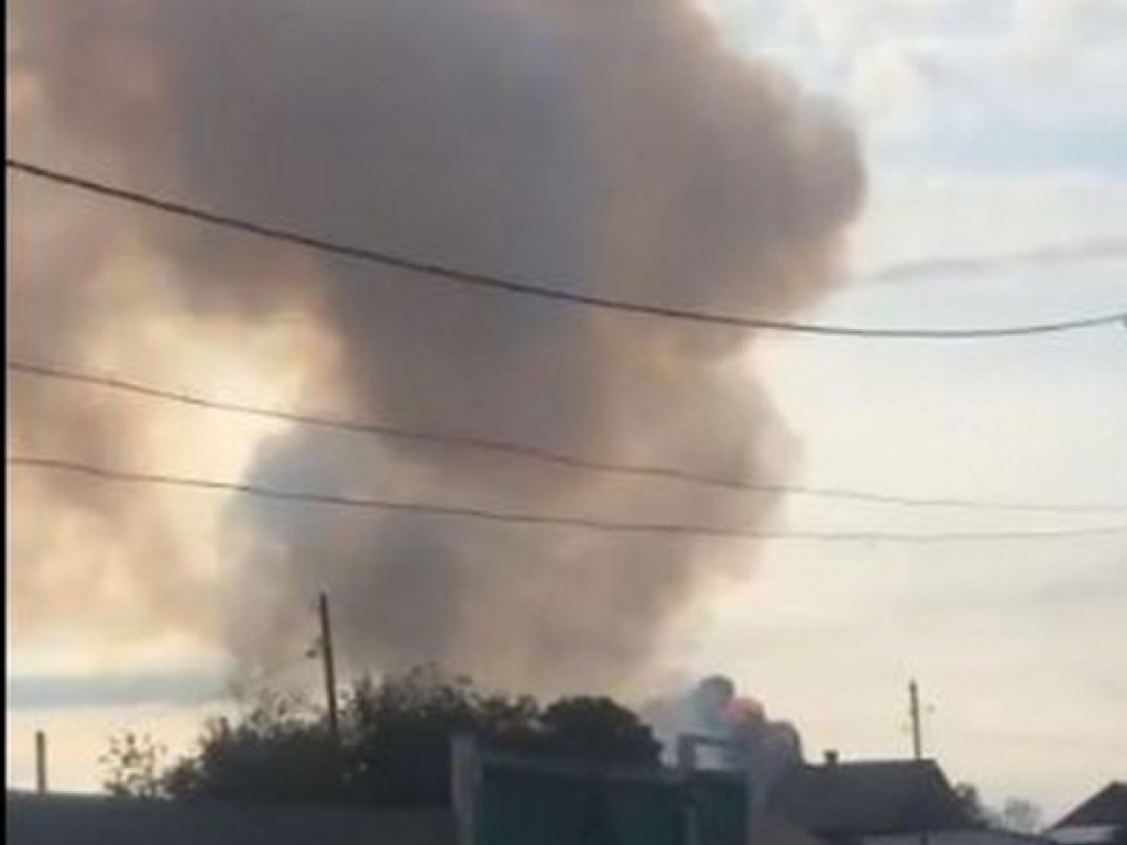 В Сети появились новые видео с места взрывов на складах в России (ВИДЕО)
