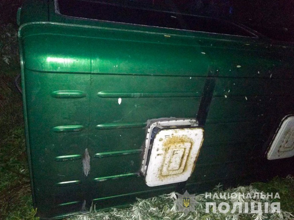 На Буковине в ДТП с микроавтобусом пострадала 8-летняя девочка