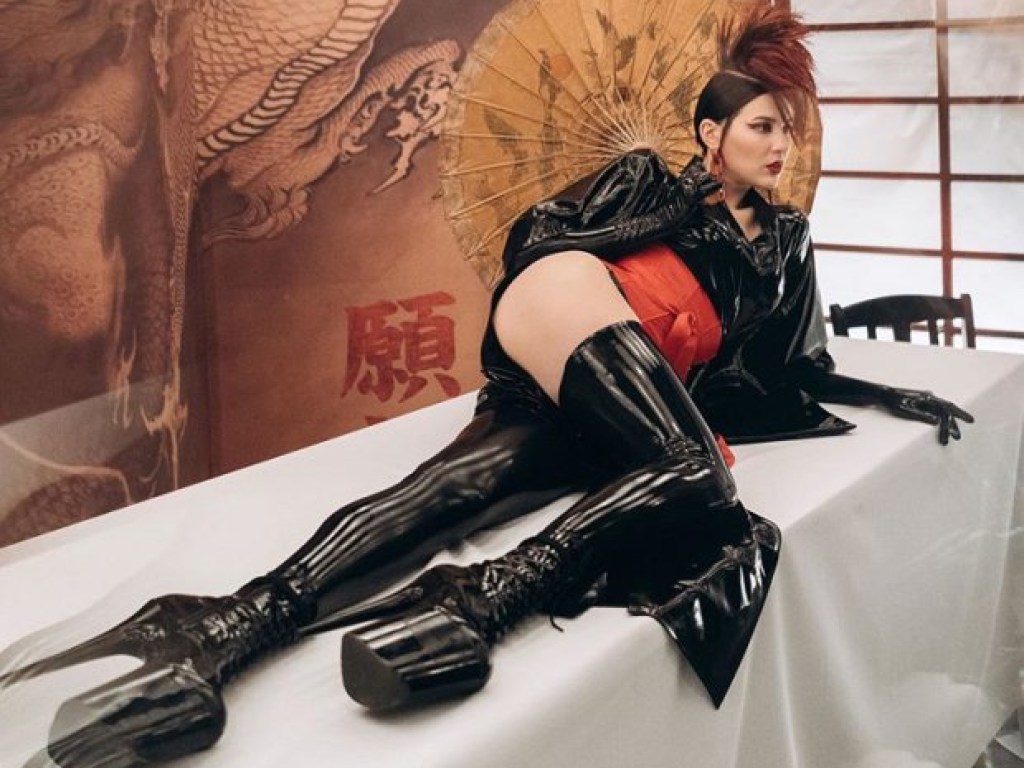 «Пошлятина правит миром»: Maruv отличилась в Instagram смелыми снимками