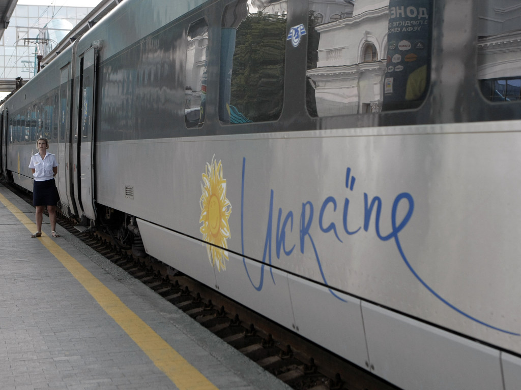 На Донбассе «Укрзализныця» возобновила движение пригородных поездов, которые не курсировали 5 лет