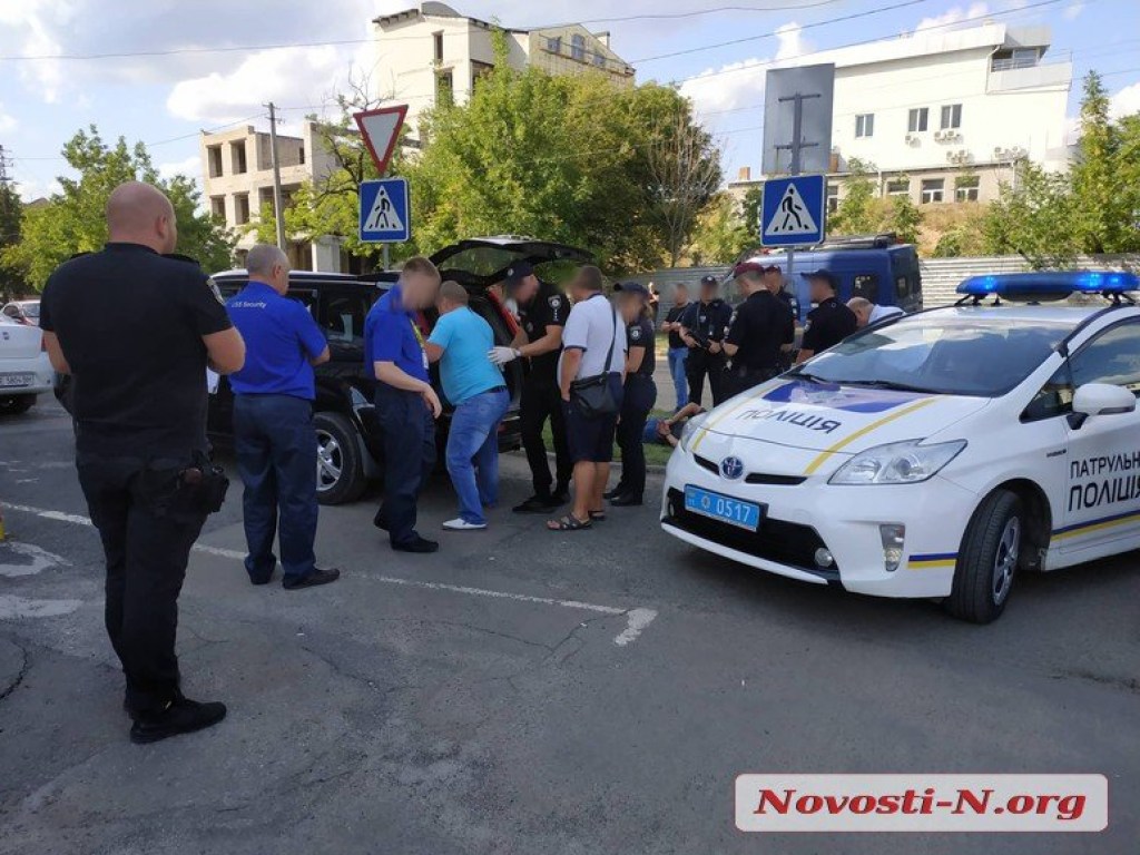 Таксист помог: В центре Николаева задержали воров, которые ограбили церковь (ФОТО, ВИДЕО)