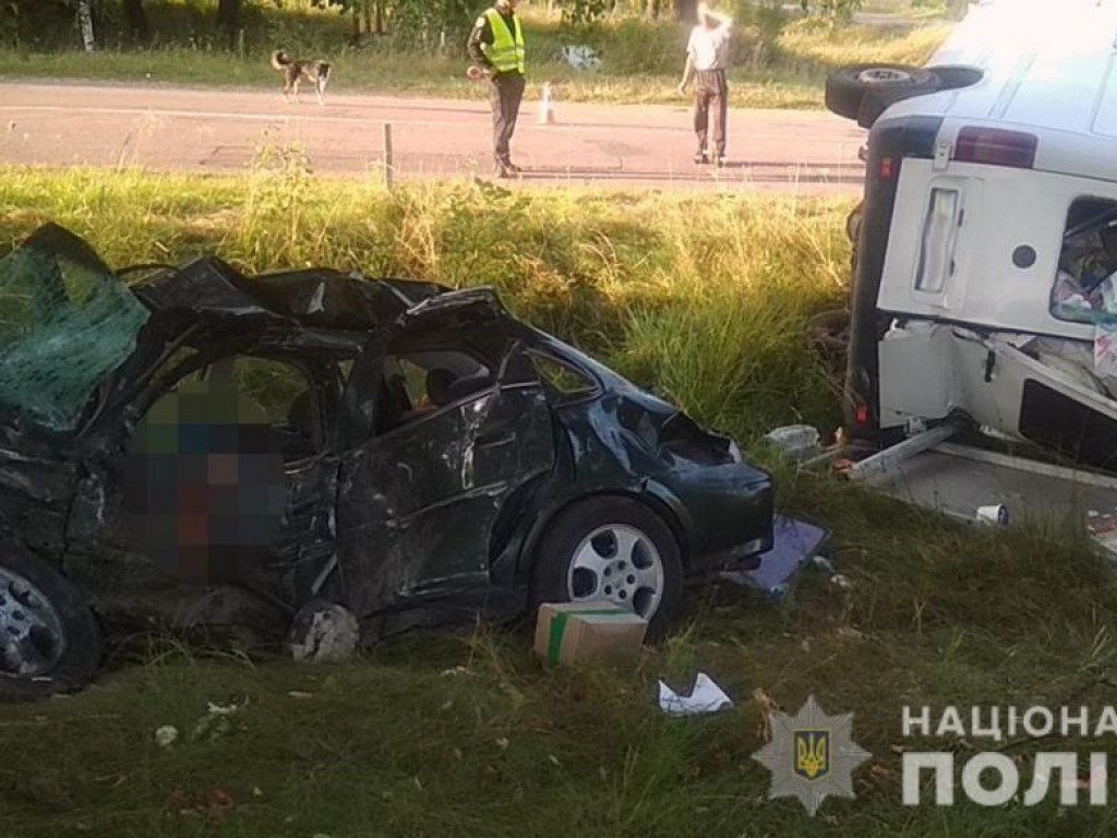 Страшное ДТП на трассе под Киевом: двое погибших, трое травмированы (ФОТО)