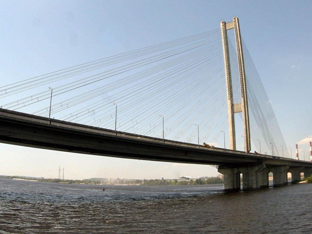 В Киеве снова ограничат движение на Южном мосту