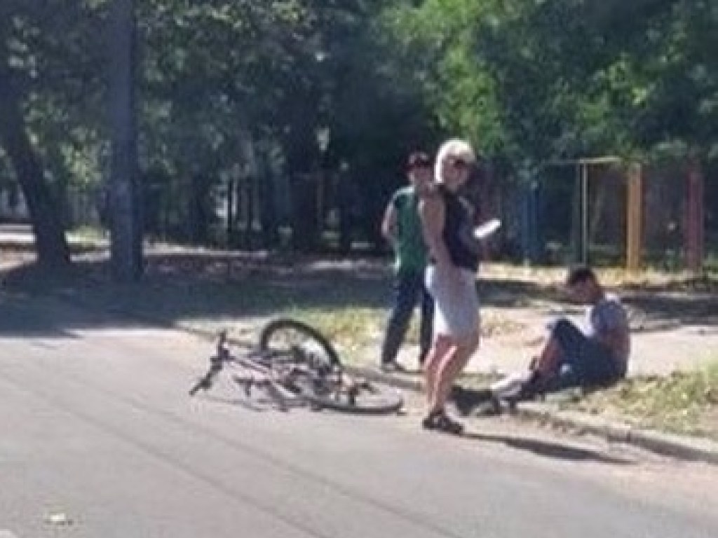 Троллейбус сбил малолетнего велосипедиста в Херсоне (ФОТО)