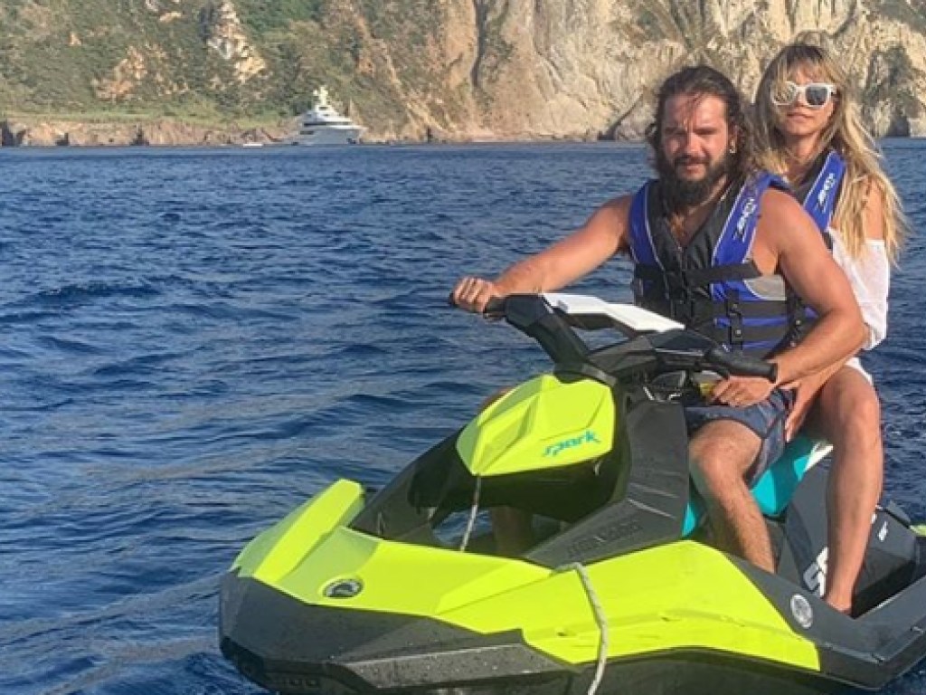 Отдых на яхте: появились фото с медового месяца Хайди Клум и ее молодого мужа