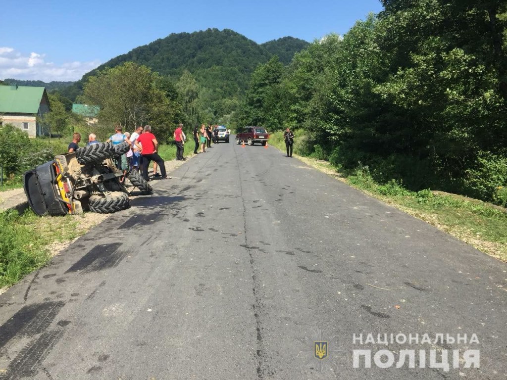 Выехал на «встречку»: 12-летний житель Закарпатья на квадроцикле устроил ДТП, госпитализированы 7 человек (ФОТО)