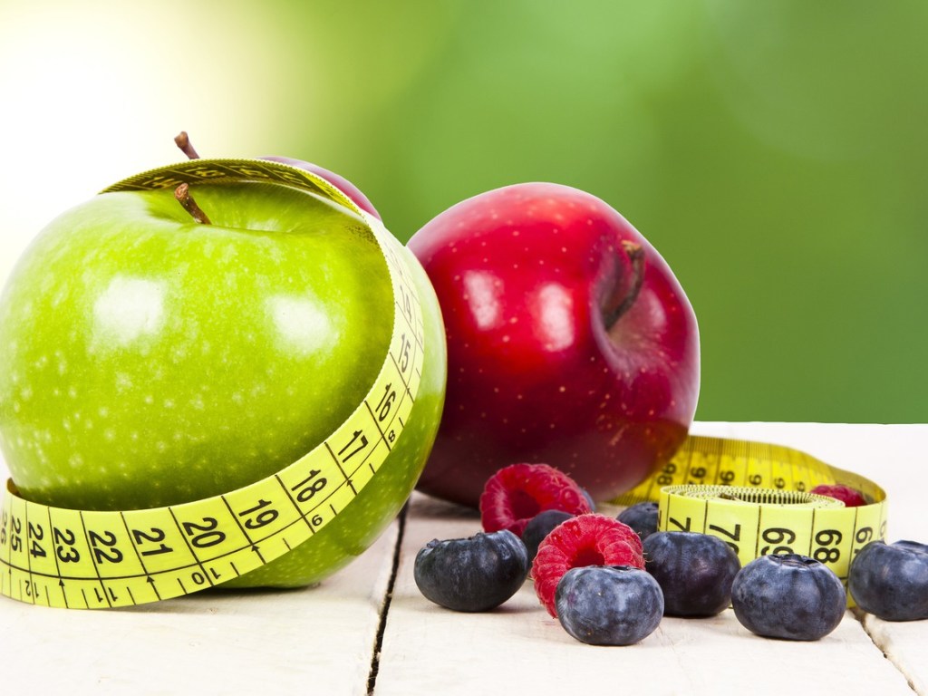 Летняя фруктовая диета: врач рассказал об опасности такого питания