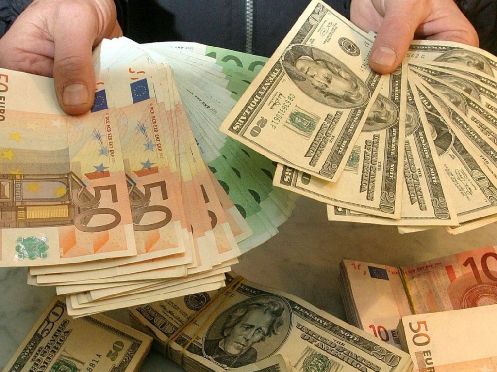 НБУ установил официальный курс на уровне 25,14 гривны за доллар