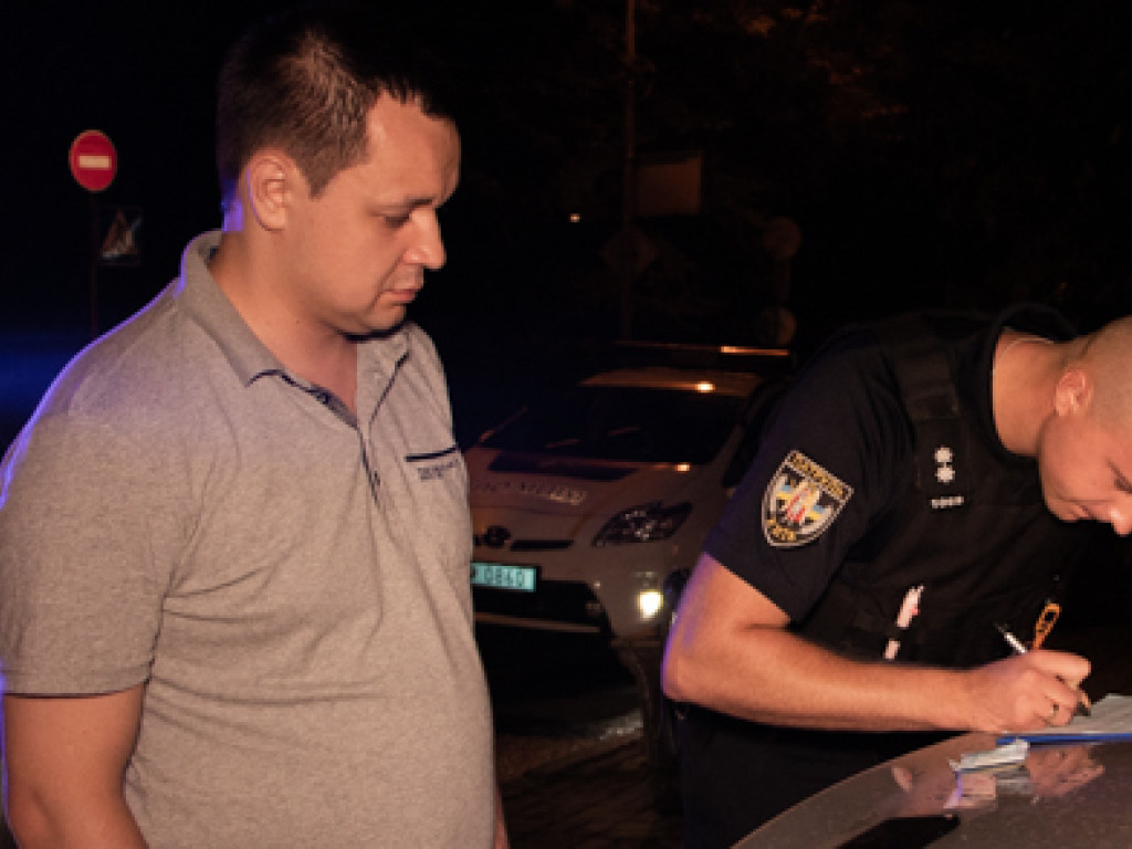 Полицейская погоня: пьяные ездили по столице на Hyundai и предлагали патрульным взятки (ФОТО, ВИДЕО)