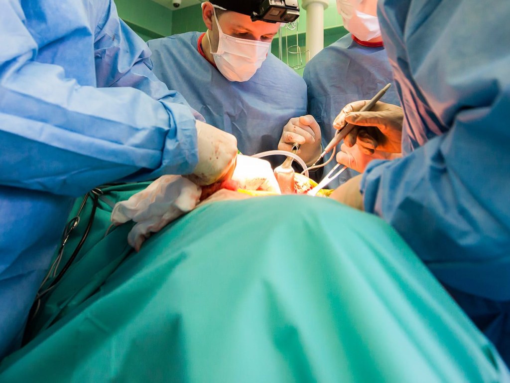 Подвиг хирургов: в Херсоне пришили подростку оторванную конечность