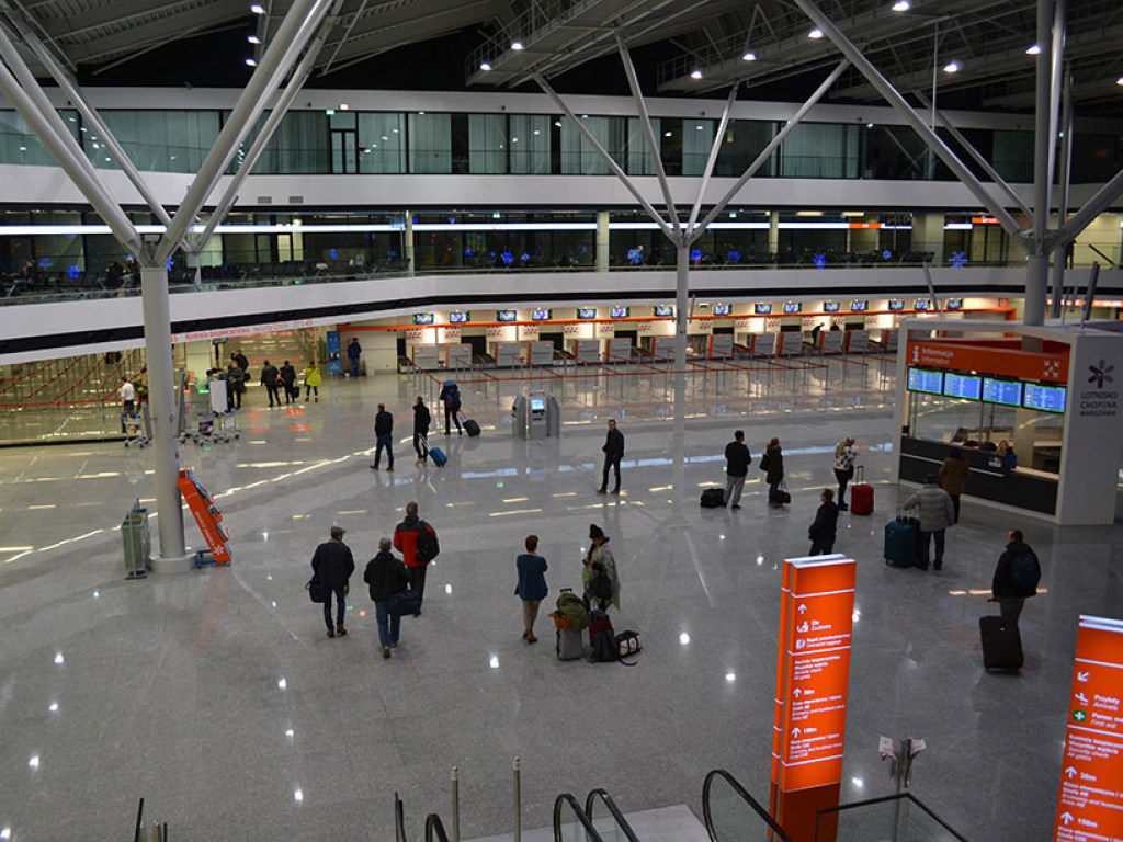 В аэропорту Варшавы произошли две аварийные посадки за утро