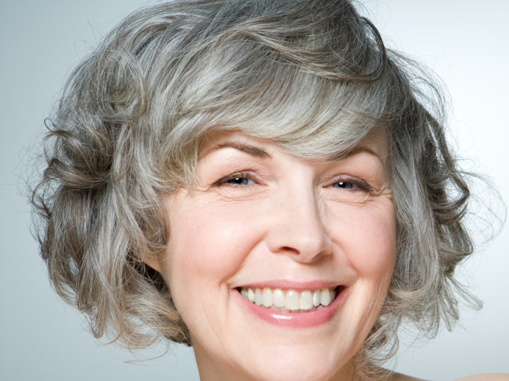 Идеи для коротких волос: Лучшие стрижки, окрашивания и прически для женщин после 50 лет (ФОТО)