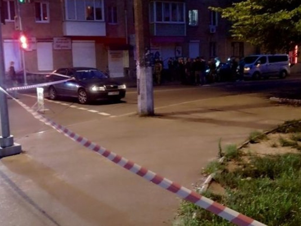 Найдены два трупа под мостом: В Чернигове расстреляли мужчину и женщину (ФОТО, ВИДЕО)