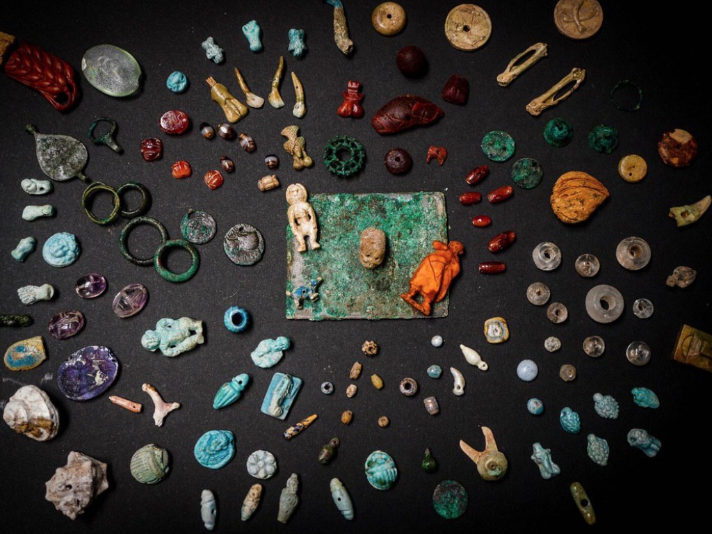 При раскопках в Помпеях археологи обнаружили магическую шкатулку (ФОТО, ВИДЕО)