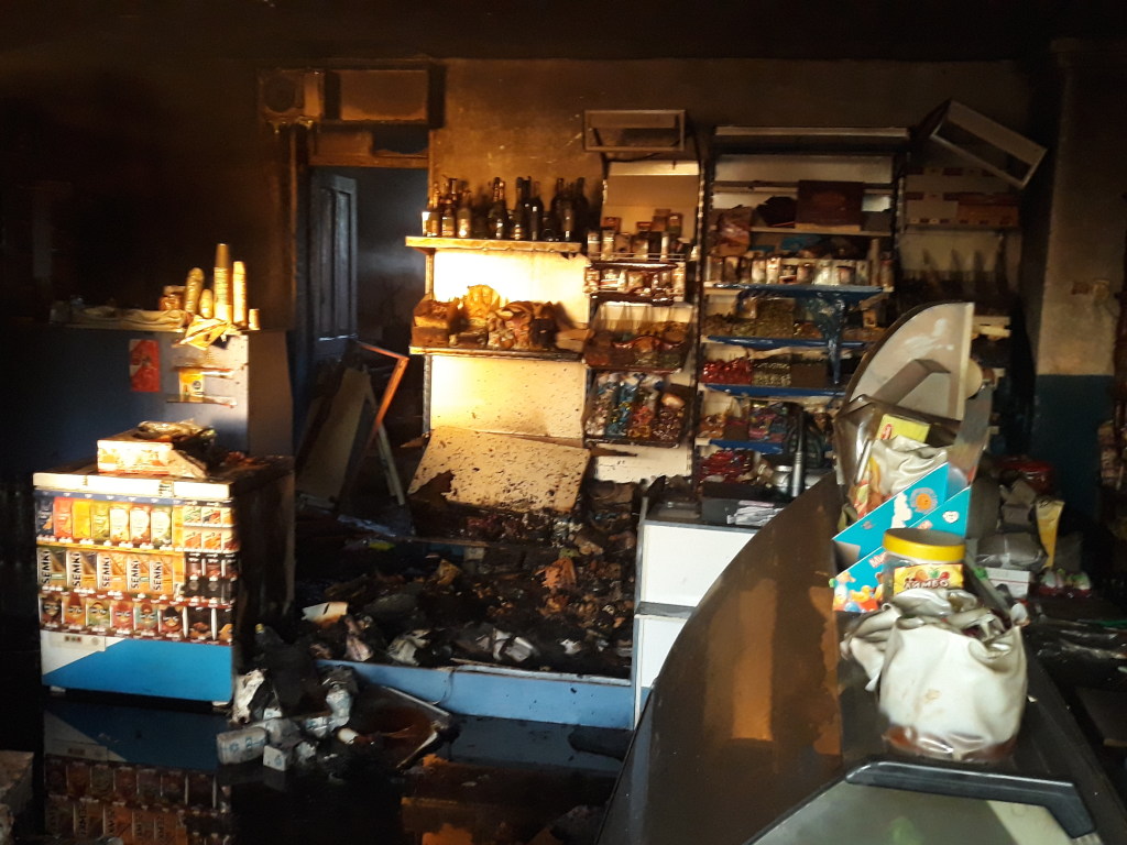 В Полтавской области горело кафе: огнём уничтожены отделка здания и холодильник (ФОТО)