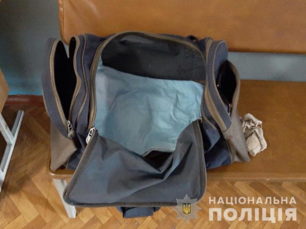 В Днепре на порог станции «скорой помощи» подбросили сумку с младенцем (ФОТО)