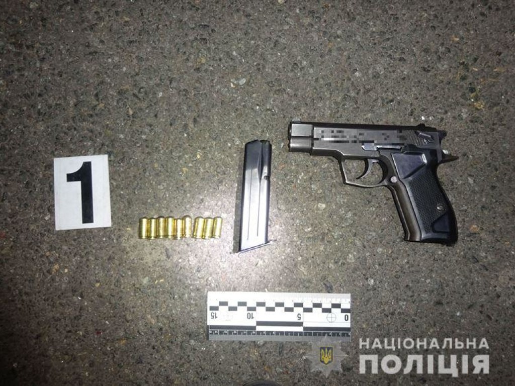 Обвиняли подростка в изнасиловании: В центре Киева ссора закончилась стрельбой, есть раненый (ФОТО, ВИДЕО)