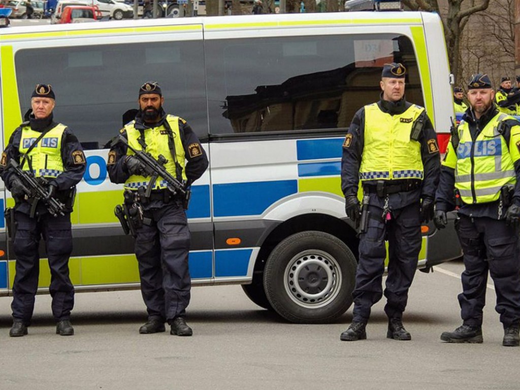 В Швеции полиция разыскивает двух украинцев, подозреваемых в убийстве и угоне автомобиля