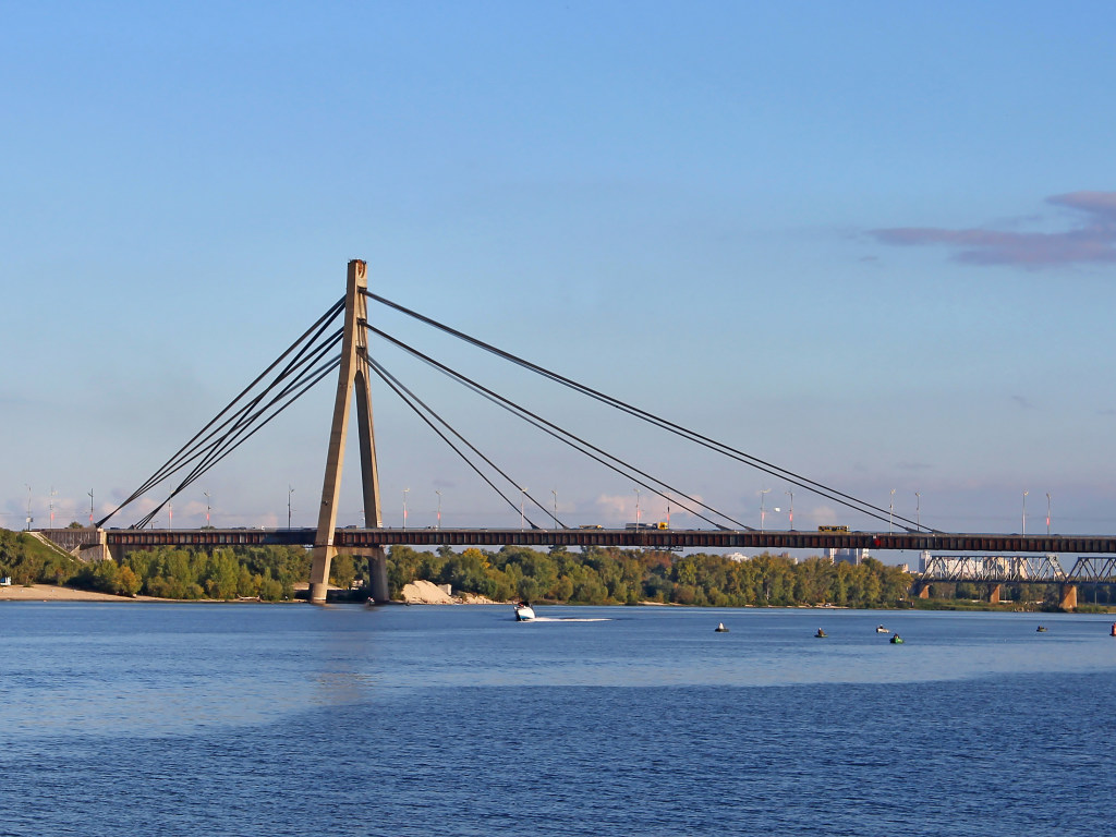 В Киеве сняли шестерых детей с Северного моста