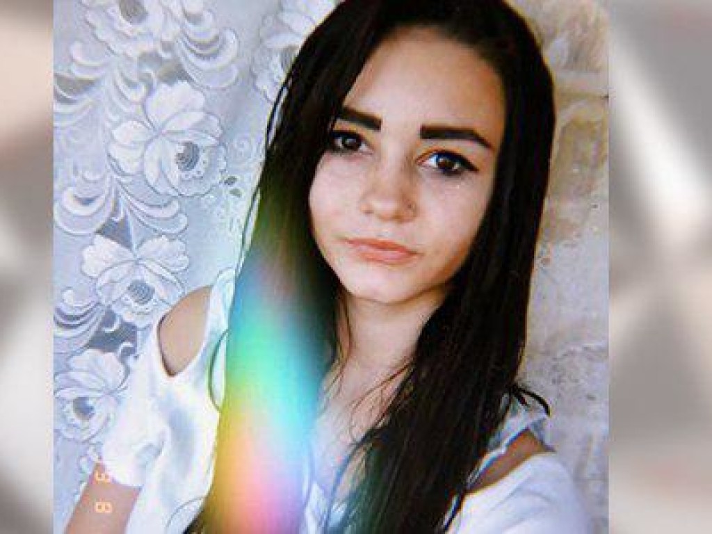 Ушла из дома и не вернулась: в Днепропетровской области ищут 13-летнюю девочку (ФОТО)