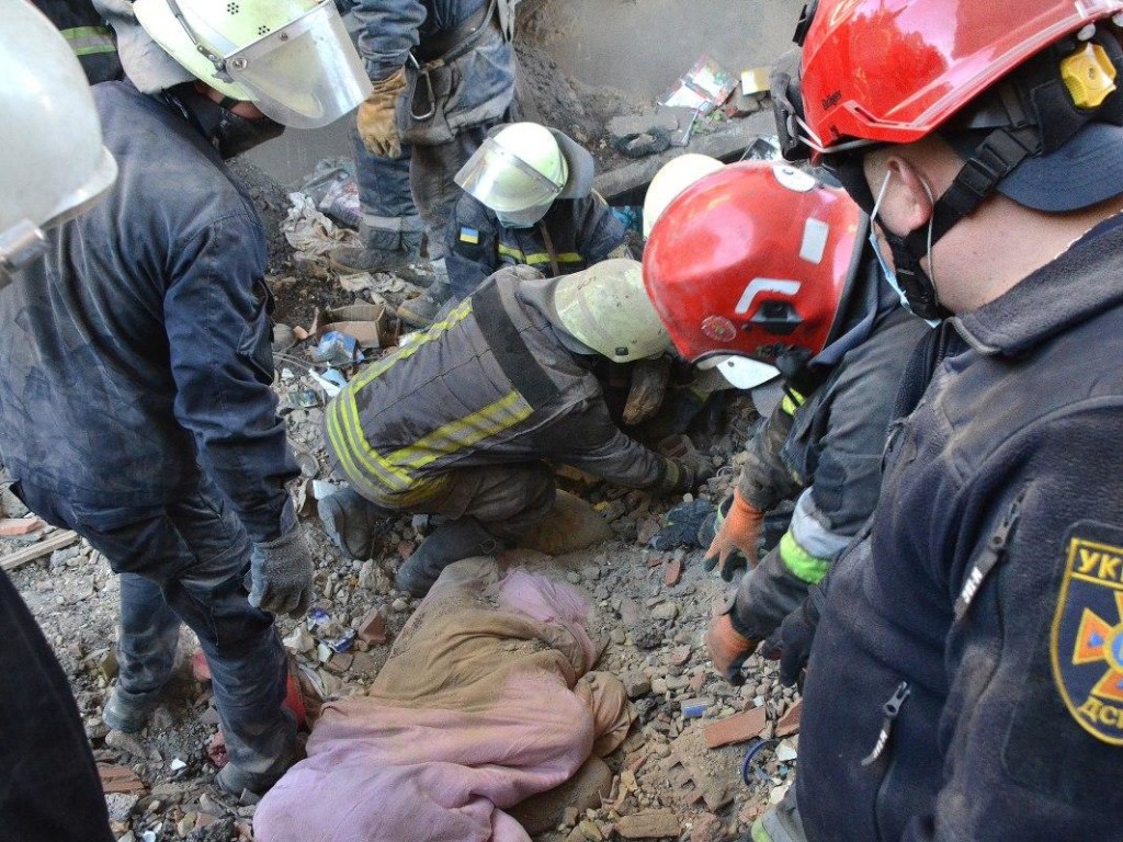 Обрушение дома в Дрогобыче: под завалами дома нашли тела восьми погибших