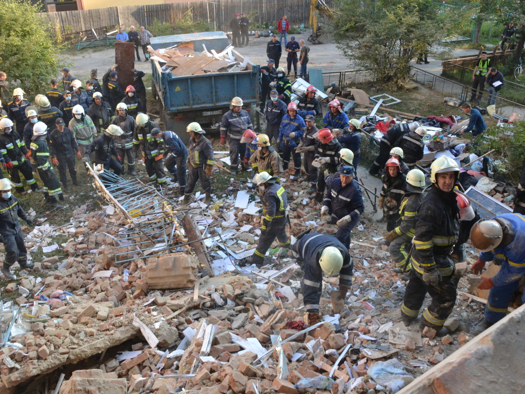 В Дрогобыче после обрушения дома спасатели завершили разбирать завалы