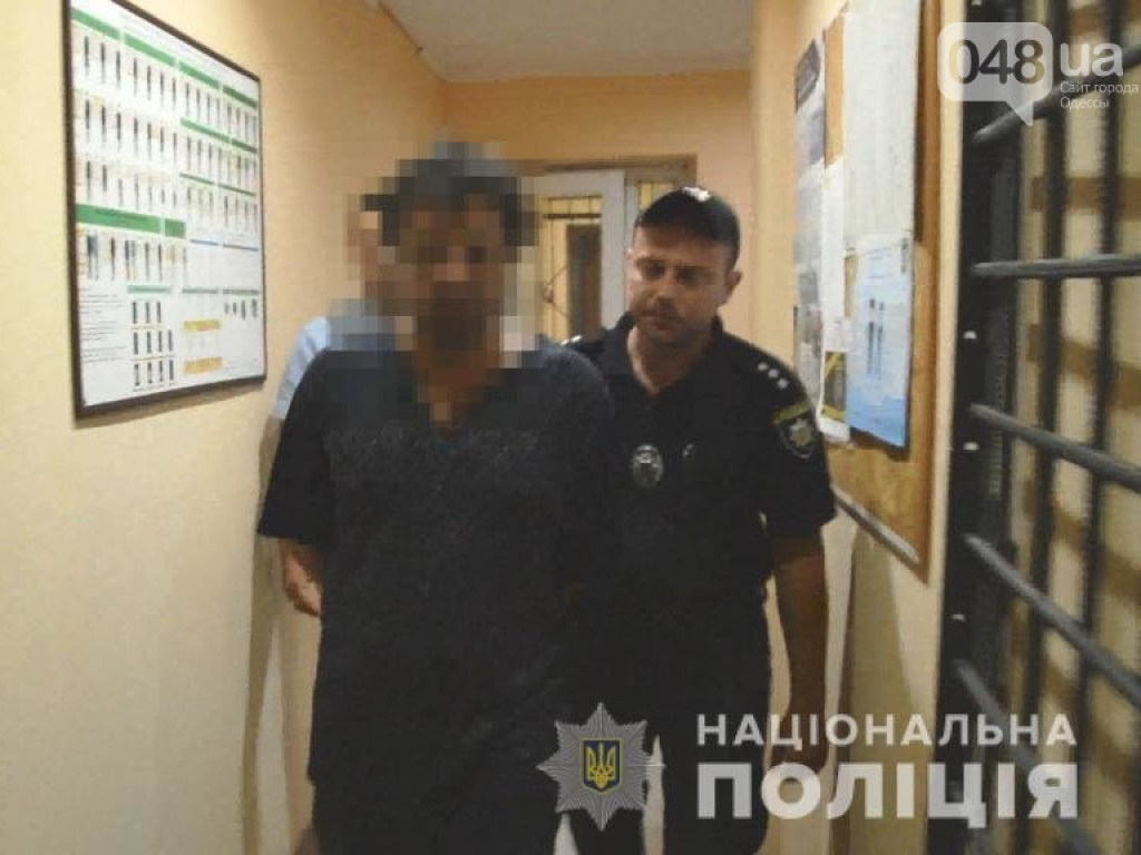 Обиделся: пьяный житель Одесской области метнул нож в спину 12-летнему племяннику (ФОТО)