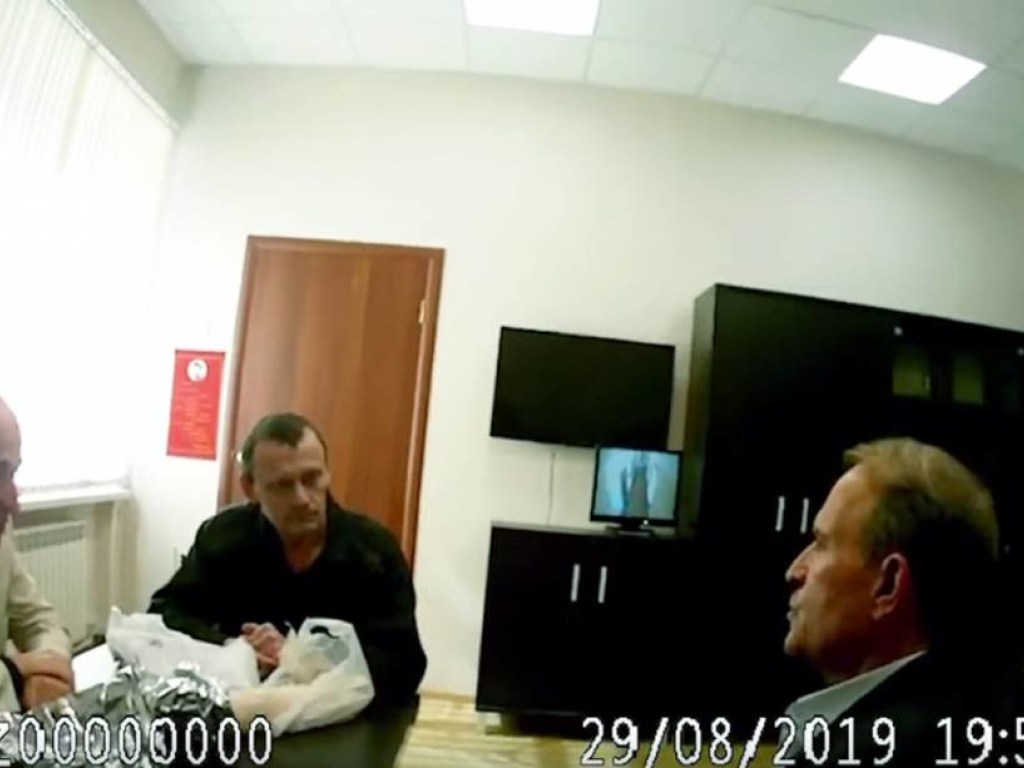 Опубликовано видео встречи Вадима Рабиновича и Виктора Медведчука с Мыколой Карпюком