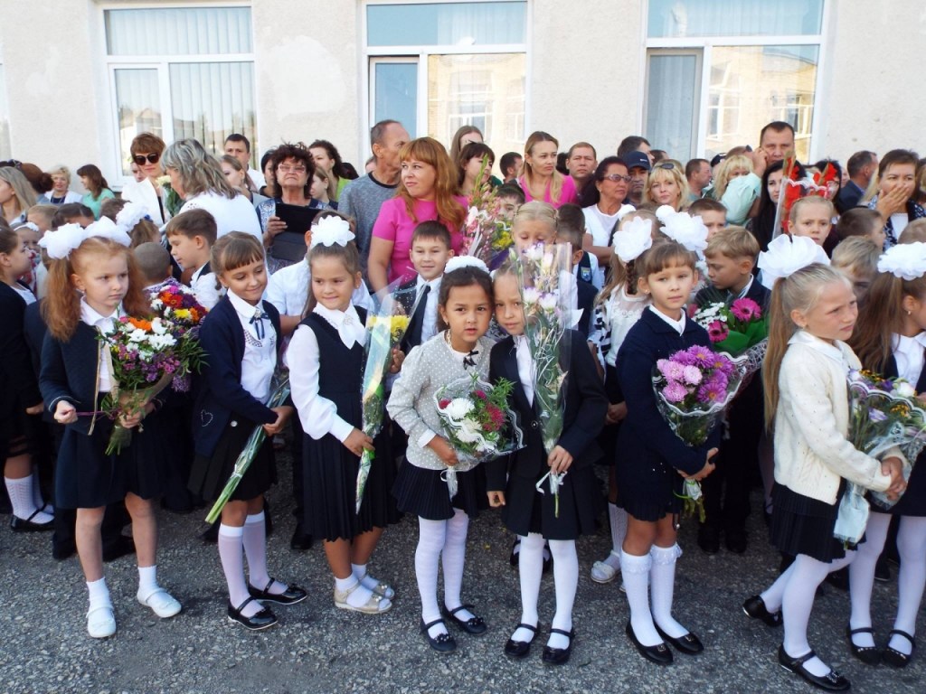 День знаний в большинстве украинских школ проведут 2 сентября