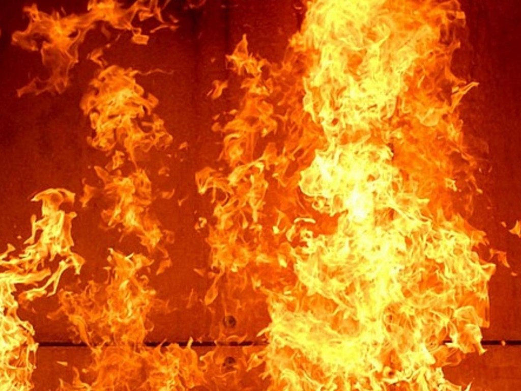 Под Киевом курильщик устроил пожар в чердаке