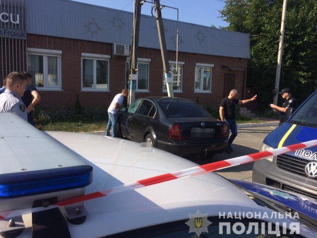 Под Киевом в машине нашли труп мужчины с предсмертной запиской (ФОТО, ВИДЕО)