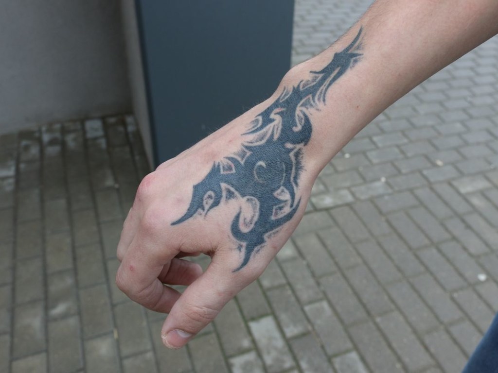 Ученые назвали опасные последствия татуировок для человека