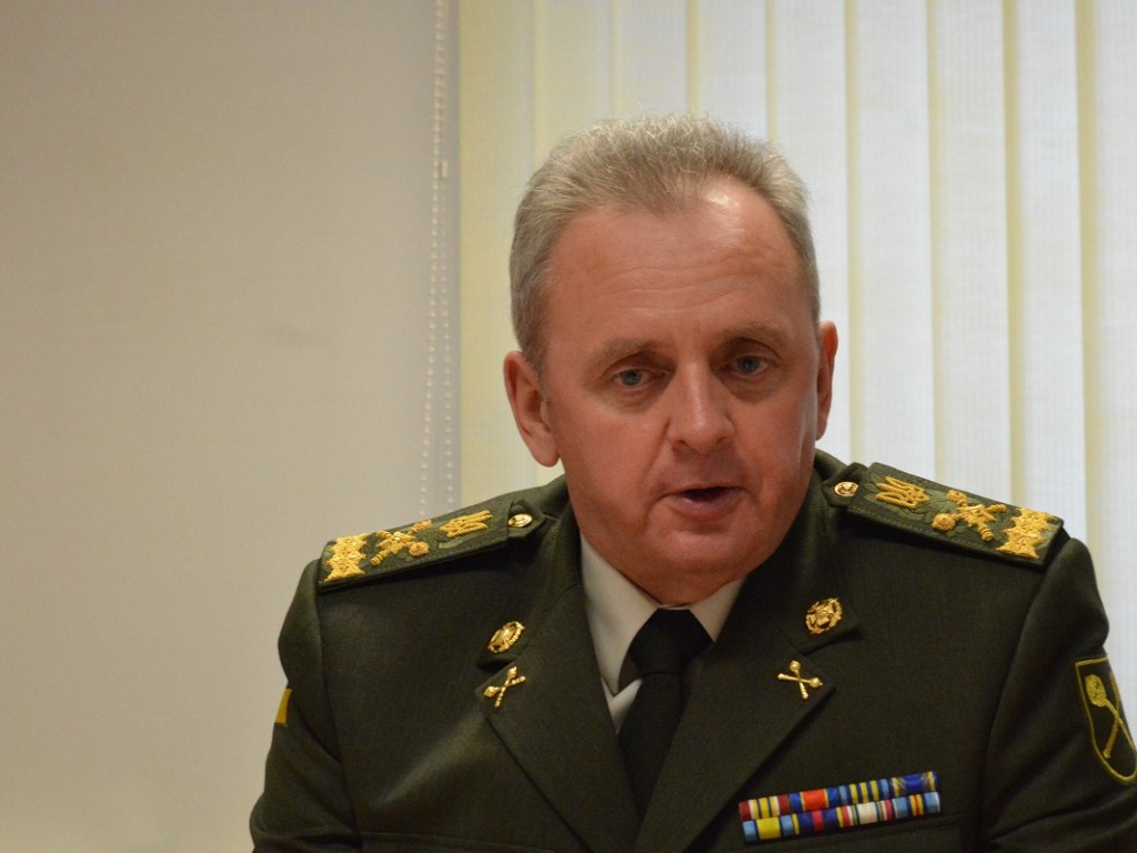 Зеленский уволил Виктора Муженко с военной службы