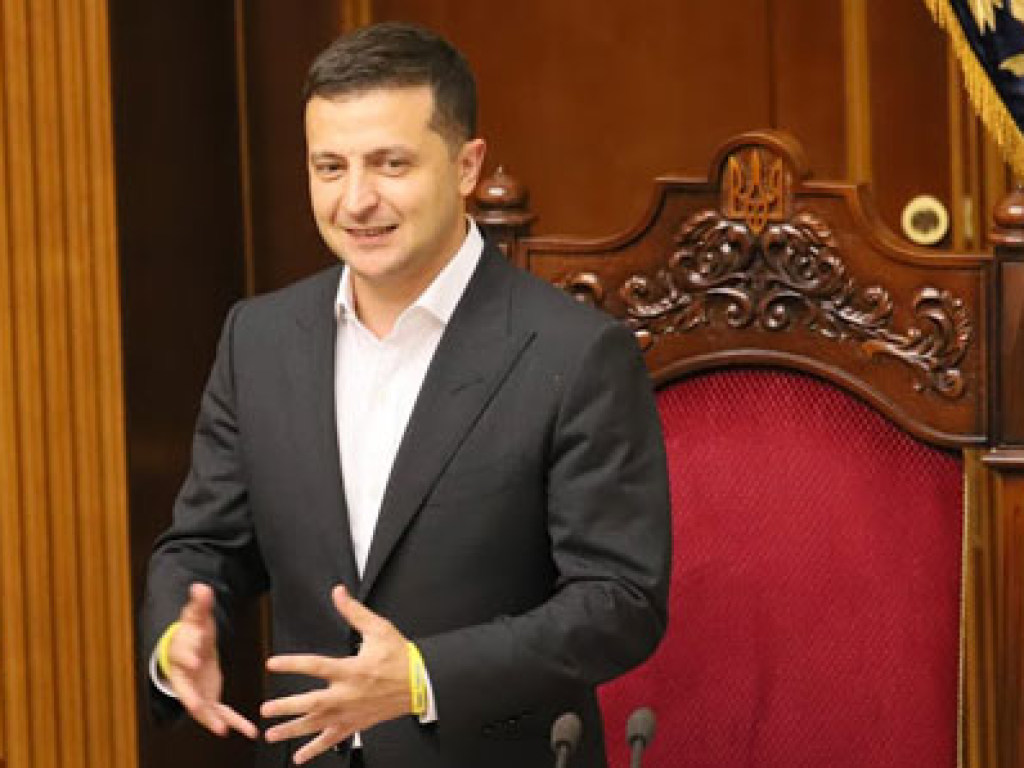 Зеленский сообщил, что партия «Слуга народа» может принимать законы сама