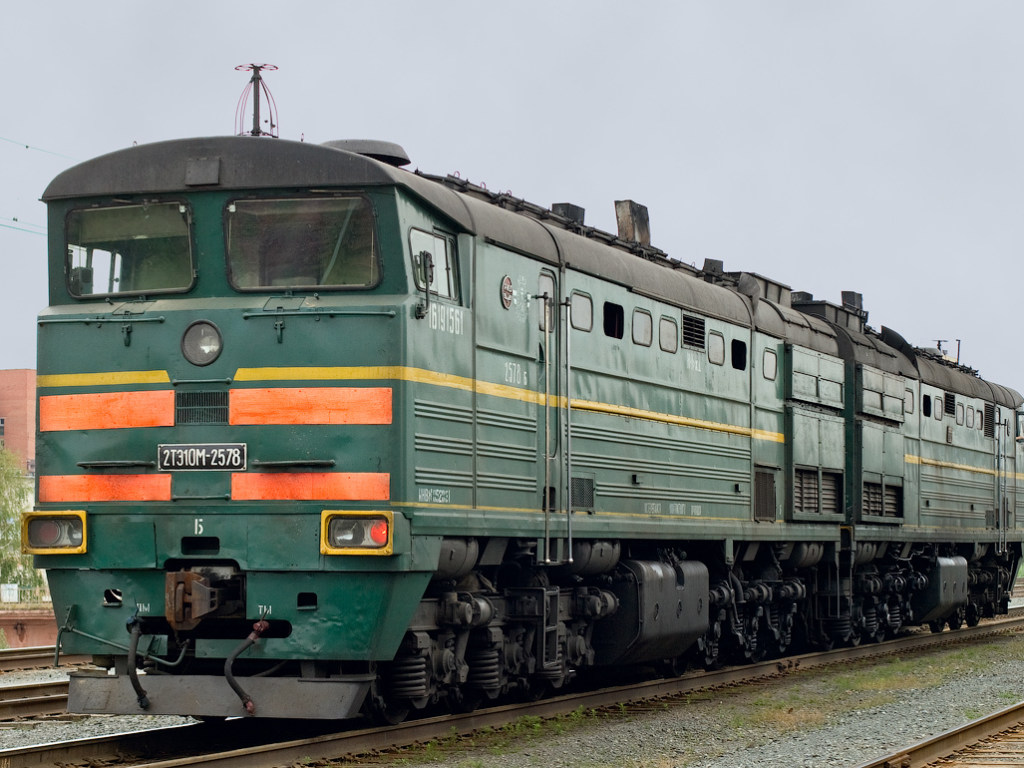 ЧП на железной дороге: тепловоз загорелся в Харьковской области