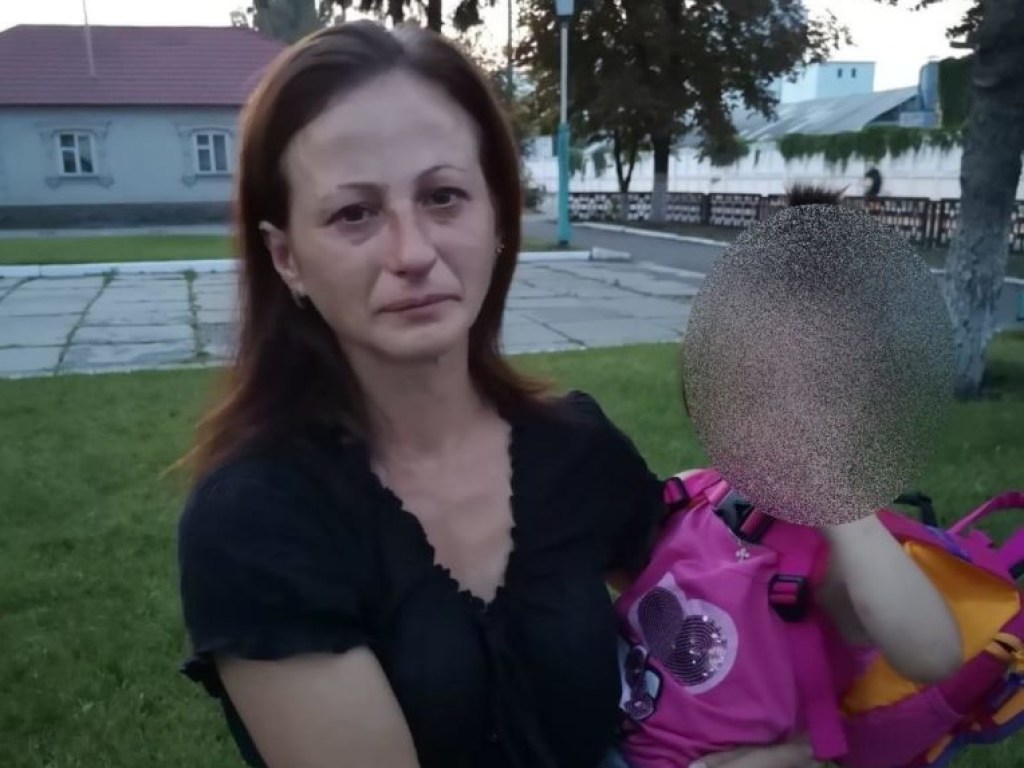 Под Киевом женщина воровала у детей золотые украшения (ФОТО)