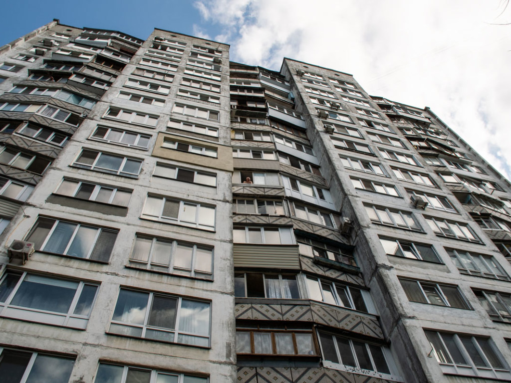 В Киеве больной раком мужчина застрелился на балконе (ФОТО, ВИДЕО)