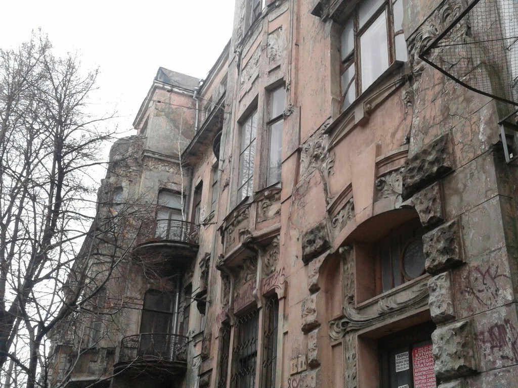 А. Фролов: «В Киеве огромное количество аварийных домов, которые могут рухнуть в любой момент»