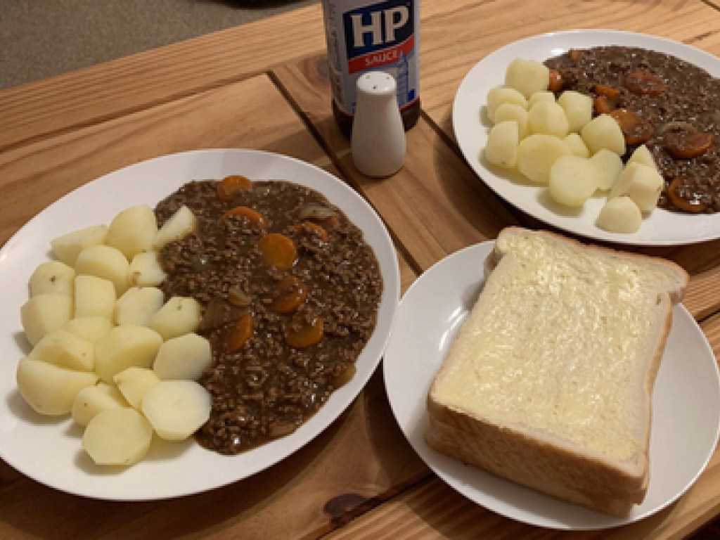 Шотландка опубликовала в соцсети фото домашнего блюда и вызвала негодование у соотечественников (ФОТО)