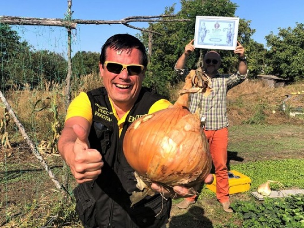 В Украине вырастили луковицу весом в два килограмма (ФОТО)