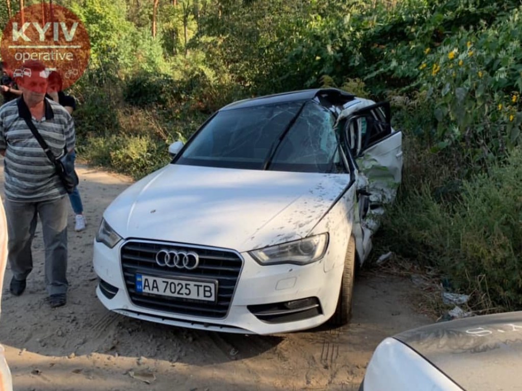 Под Киевом произошло ДТП: столкнулись элитное Audi и маршрутка (ФОТО)