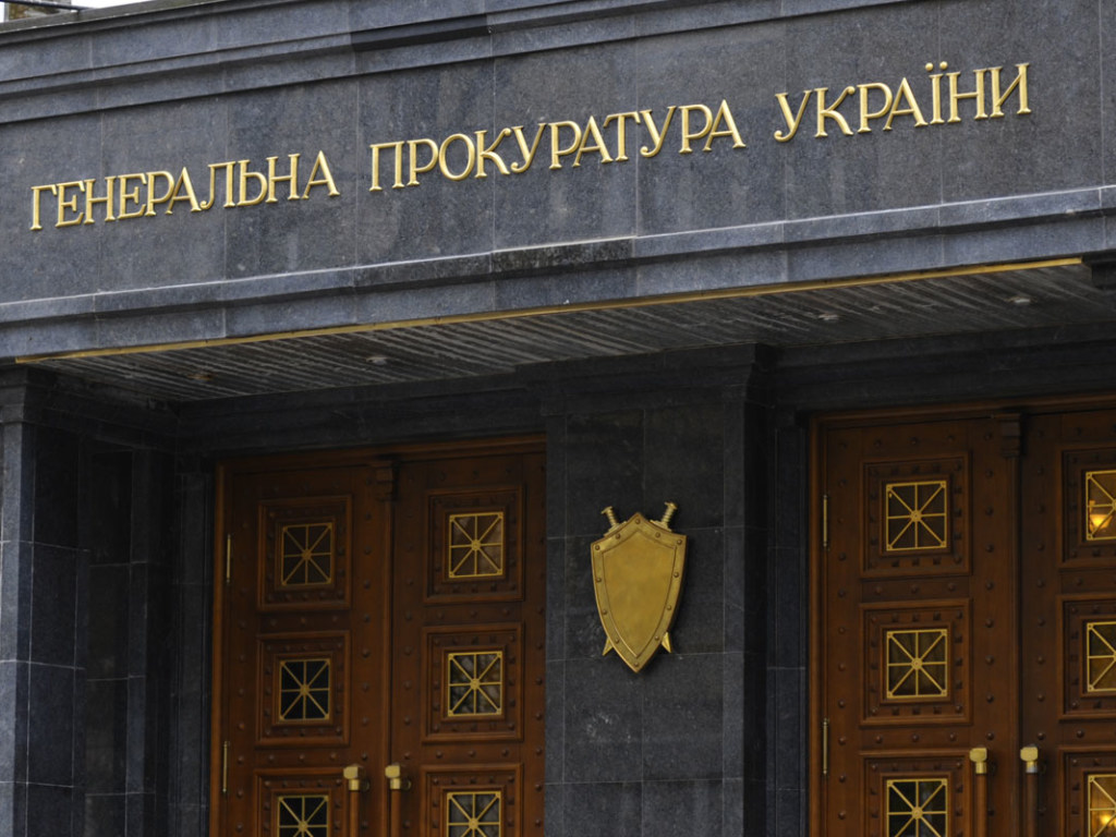 Первый «договорняк» в Генпрокуратуре: люди Луценко остаются