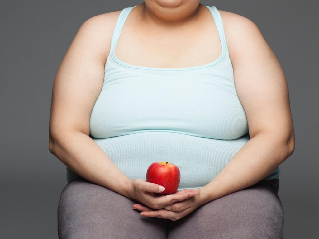 Ученые разобрались, почему люди с возрастом толстеют