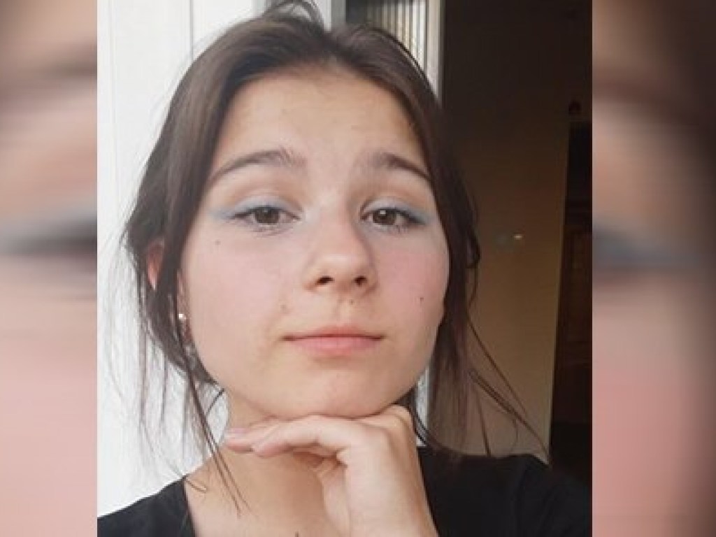 В школу не приходила: Под Киевом ищут 16-летнюю школьницу с фиолетовым рюкзаком (ФОТО)
